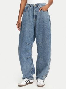 Adidas Jeansy KQ6476 Niebieski Barrel Fit. Niebieskie jeansy ADIDAS, bez wzorów, z bawełny. Za 369,99 zł.