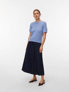 Vero Moda Sweter "Jaqueline" w kolorze błękitnym rozmiar: L. Niebieskie swetry oversize Vero Moda, l, bez wzorów, ze splotem, bez ramiączek. Za 69,99 zł.