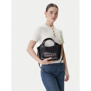 Torebka LOVE MOSCHINO. Czarne torebki klasyczne LOVE MOSCHINO, bez wzorów, bez dodatków. Za 601,99 zł.