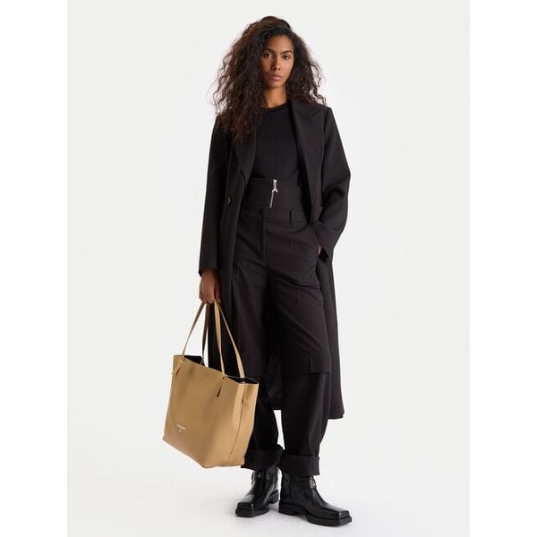 Torebka Patrizia Pepe. Brązowe shopper bag Patrizia Pepe, bez wzorów, bez dodatków. Za 699,99 zł.