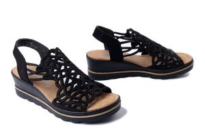 RIEKER 67465-00 black, sandały damskie. Czarne sandały Rieker, bez wzorów, bez obcasa, na koturnie, bez zapięcia. Za 349,90 zł.