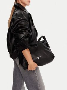 Patrizia Pepe Torebka 8B0257/L148-K103 Czarny. Czarne torebki klasyczne Patrizia Pepe, bez wzorów, ze skóry, bez dodatków. Za 649,99 zł.