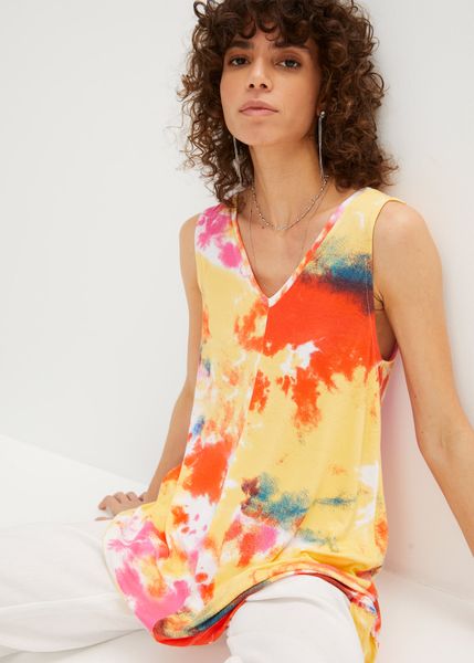 Długi top z mieszanki wiskozy. Czarne topy bonprix, bez wzorów, z wiskozy, bez kołnierzyka, bez ramiączek. Za 79,99 zł.