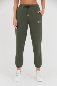 JUICY COUTURE Zielone spodnie dresowe Recycled Wendy Jogger. Zielone spodnie dresowe Juicy Couture, xs, bez wzorów, z dresówki. W wyprzedaży za 299,99 zł.