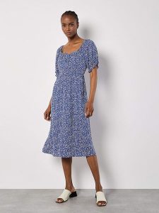 Apricot Sukienka w kolorze niebieskim rozmiar: S. Niebieskie sukienki Apricot, s, bez wzorów, z wiskozy, bez kołnierzyka, bez ramiączek, midi. Za 86,99 zł.