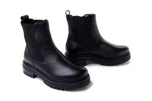 MACIEJKA P2133-01/00-7 czarny, botki damskie. Czarne botki Maciejka, na zimę, bez wzorów, z gumy, bez obcasa, na obcasie, bez zapięcia. Za 314,90 zł.
