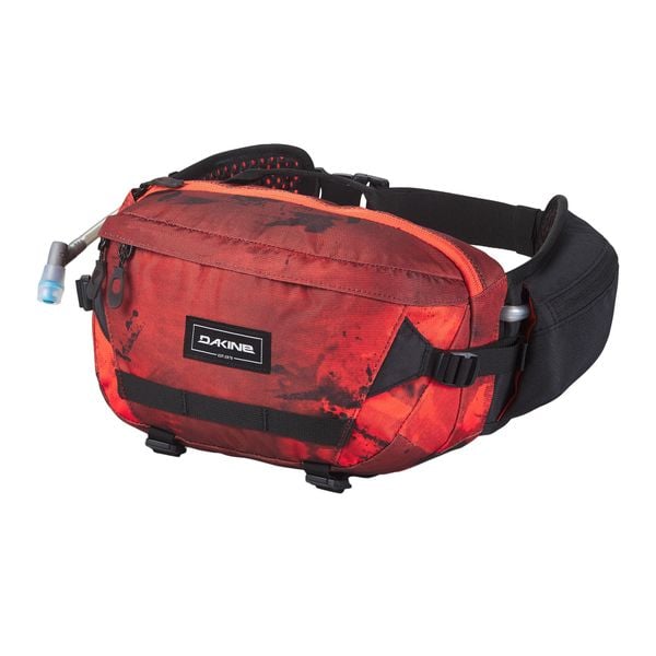 Nerka rowerowa z bukłakiem Dakine Hot Laps 5. Czerwone nerki i saszetki Dakine, bez wzorów. Za 229,79 zł.