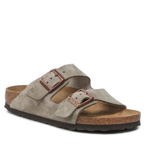 Klapki Birkenstock. Szare klapki Birkenstock, bez wzorów, bez obcasa. Za 489,99 zł.