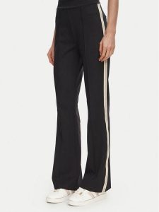 Guess Spodnie materiałowe 184011 Czarny Classic Fit. Czarne spodnie dresowe Guess, xs, z aplikacjami, z dresówki. Za 434,99 zł.