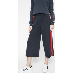 Only - Spodnie Brenda. Spodnie z wysokim stanem marki ONLY. W wyprzedaży za 59,90 zł.