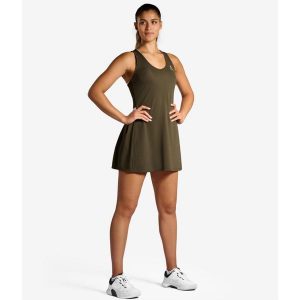 Sukienka tenisowa damska elegancka. Zielone sukienki NORDICDOTS, l, bez wzorów, z materiału, eleganckie, bez kołnierzyka, bez ramiączek, sportowe. Za 405,00 zł.