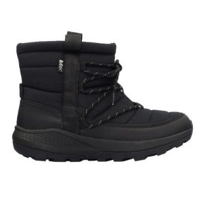 Buty Lee Cooper LCJ-24-03-3069LA czarne. Czarne buty zimowe z gumy, bez obcasa, bez zapięcia. Za 311,67 zł.