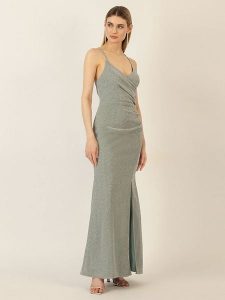 APART Sukienka w kolorze szarym rozmiar: 44. Szare sukienki Apart, bez wzorów, bez kołnierzyka, bez ramiączek, maxi. Za 239,99 zł.