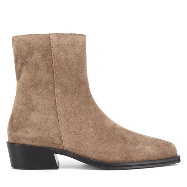 Kowbojki GINO ROSSI. Brązowe botki Gino Rossi, bez wzorów, bez obcasa, na płaskiej podeszwie, bez zapięcia. Za 269,99 zł.