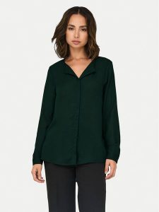 ONLY Koszula Tiana 15332598 Zielony Loose Fit. Zielone koszule ONLY, m, bez wzorów, z syntetyku, bez kołnierzyka, bez ramiączek. Za 129,99 zł.