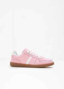 Sneakersy w stylu retro. Czerwone buty sportowe bonprix, bez wzorów, bez zapięcia. Za 107,99 zł.