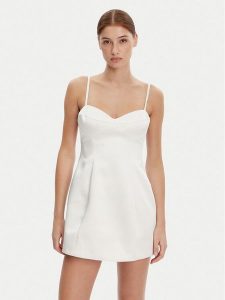 Bardot Sukienka koktajlowa 59817DB Biały Slim Fit. Białe kombinezony Bardot, bez wzorów, z syntetyku, wizytowe, bez kołnierzyka, bez ramiączek. Za 299,99 zł.