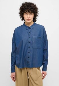 Damska Koszula Mustang Style Ruby Denim Blue 1015420 5000 840. Czerwone koszule Mustang, l, bez wzorów, z denimu, bez kołnierzyka, bez ramiączek. Za 199,99 zł.