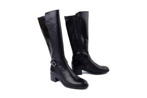 TAMARIS 1-25537-41 001 black, kozaki damskie. Czarne kozaki Tamaris, bez wzorów, bez obcasa, na obcasie, bez zapięcia. Za 469,71 zł.