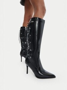 Juicy Couture Kozaki EO-C6006-3 Czarny. Czarne kozaki Juicy Couture, bez wzorów, bez obcasa, na szpilce, bez zapięcia. Za 379,99 zł.