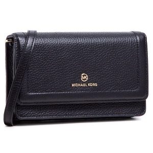 Torebka Michael Kors. Czarne torebki klasyczne Michael Kors, bez wzorów, bez dodatków. Za 639,99 zł.