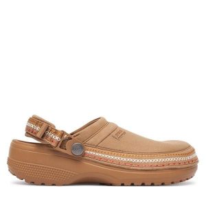 Klapki Crocs. Brązowe klapki Crocs, bez wzorów, bez obcasa. Za 319,99 zł.