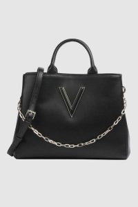 VALENTINO Czarna duża shopperka Coney Shopping. Czarne shopper bag Valentino by Mario Valentino, bez wzorów, duże, bez dodatków. W wyprzedaży za 479,99 zł.