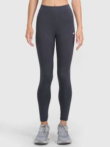 4F Legginsy w kolorze antracytowym rozmiar: M. Czarne legginsy 4f, bez wzorów. Za 48,73 zł.