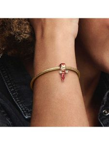 Pandora Pozłacany charms z cyrkoniami rozmiar: onesize. Białe zawieszki Pandora, z cyrkonią, metalowe. Za 308,95 zł.