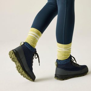Buty damskie trekkingowe Printed Orla Kiely. Niebieskie buty trekkingowe Regatta, bez zapięcia. W wyprzedaży za 587,00 zł.