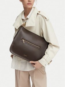 MEXX Torebka CEO-MEXX-S-003-10 Brązowy. Brązowe torebki klasyczne Mexx, bez wzorów, ze skóry, bez dodatków. Za 199,99 zł.