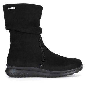 Botki Go Soft. Czarne botki Go Soft, bez wzorów, bez obcasa, na płaskiej podeszwie, bez zapięcia. Za 229,99 zł.