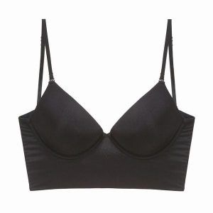 Biustonosz z fiszbinami miękki na co dzień Hanady. Białe biustonosze Intica, bez wzorów. Za 139,00 zł.