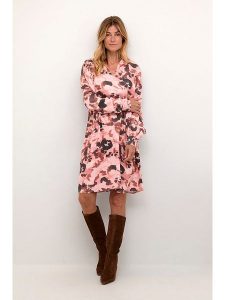 Cream Sukienka w kolorze jasnoróżowym rozmiar: 40. Różowe sukienki Cream, na co dzień, bez wzorów, bez kołnierzyka, bez ramiączek, midi, proste. Za 171,45 zł.