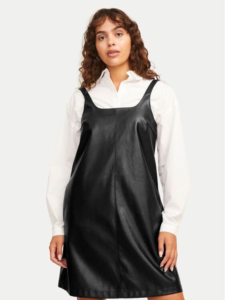 JJXX Sukienka z imitacji skóry Stella 12262769 Czarny Regular Fit. Czarne kombinezony JJXX, xs, bez wzorów, ze skóry, bez kołnierzyka, bez ramiączek. Za 139,99 zł.