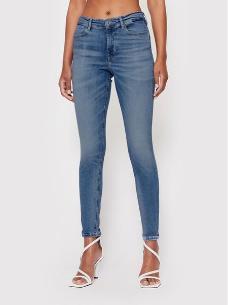 Guess Jeansy W2YA46 D4Q01 Niebieski Skinny Fit. Niebieskie jeansy Guess, z aplikacjami, z bawełny. Za 269,99 zł.