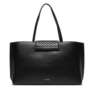 Torebka Calvin Klein. Czarne shopper bag Calvin Klein, bez wzorów, bez dodatków. Za 799,99 zł.