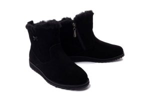 EMU AUSTRALIA W13012 Beach Mini 2.0 black, botki damskie. Czarne botki EMU Australia, na zimę, bez wzorów, z gumy, bez obcasa, bez zapięcia. Za 511,91 zł.