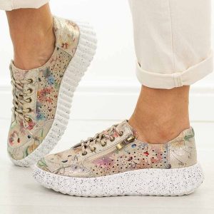 Złote skórzane półbuty damskie Vinceza 79604. Żółte półbuty VINCEZA, na jesień, bez wzorów, z jeansu, z okrągłym noskiem, bez obcasa, na platformie, bez zapięcia. Za 269,00 zł.