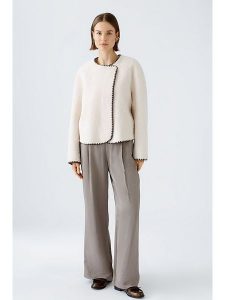 Oui Kurtka przejściowa w kolorze brązowo-kremowym rozmiar: 36. Brązowe kurtki Oui, bez wzorów, bez kaptura. Za 221,36 zł.