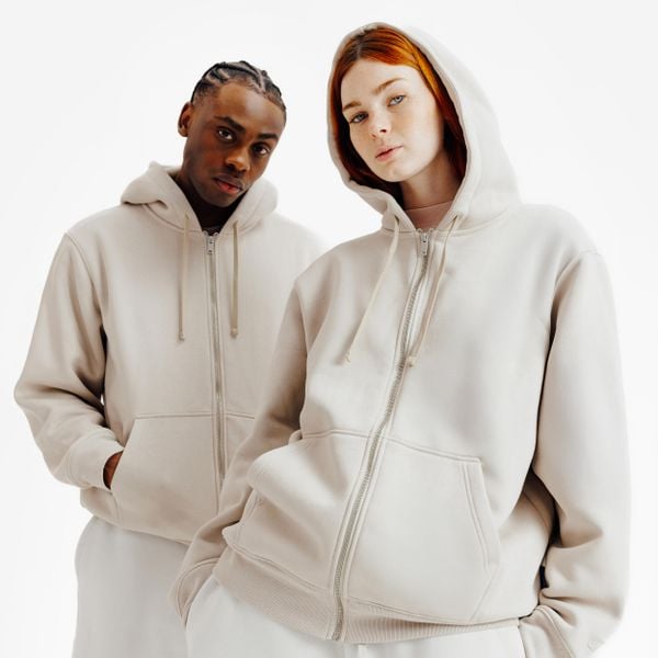 Bluza na suwak unisex Elementals. Brązowe bluzy DECATHLON, uniwersalny, bez wzorów, z bawełny, z kapturem. Za 199,99 zł.