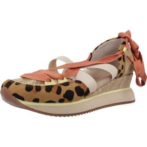 Sandały GIOSEPPO 78612G Nadruk zwierzęcy. Buty trekkingowe Gioseppo, ze skóry, bez zapięcia. Za 364,99 zł.