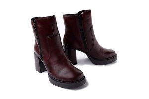 RIEKER Y4155-35 red, botki damskie. Czerwone botki Rieker, na zimę, bez wzorów, z wełny, bez obcasa, na obcasie, bez zapięcia. Za 419,90 zł.