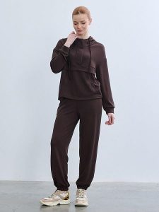 BGN Bluza w kolorze brązowym rozmiar: 38. Brązowe bluzy BGN, bez wzorów, z kapturem. Za 108,99 zł.