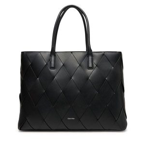 Torebka Calvin Klein. Czarne shopper bag Calvin Klein, bez wzorów, bez dodatków. Za 429,99 zł.