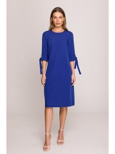 Stylove Sukienka w kolorze niebieskim rozmiar: L. Niebieskie sukienki Stylove, na co dzień, l, bez wzorów, bez kołnierzyka, bez ramiączek, midi, proste. Za 184,46 zł.