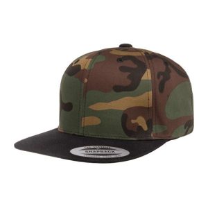 Dwukolorowa Czapka Z Daszkiem Camo. Czarne czapki FLEXFIT, bez wzorów, z materiału. Za 80,99 zł.