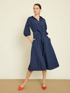 BGN Sukienka w kolorze granatowym rozmiar: 36. Niebieskie sukienki BGN, bez wzorów, bez kołnierzyka, bez ramiączek, midi. Za 128,55 zł.