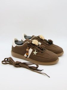 Bellucci Sneakersy w kolorze brązowym rozmiar: 40. Brązowe trampki Bellucci, z aplikacjami, bez zapięcia. Za 117,99 zł.