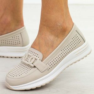 Beżowe skórzane półbuty damskie Filippo Dp4400/25. Brązowe półbuty Filippo, na jesień, w ażurowe wzory, z jeansu, z okrągłym noskiem, bez obcasa, na płaskiej podeszwie, bez zapięcia. Za 199,00 zł.